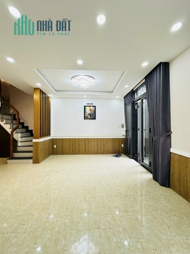 Nhà bán Nguyễn Thái Sơn 44M2 4 tầng 3PN nhỉnh 5 tỷ đang cho thuê 17tr/ tháng