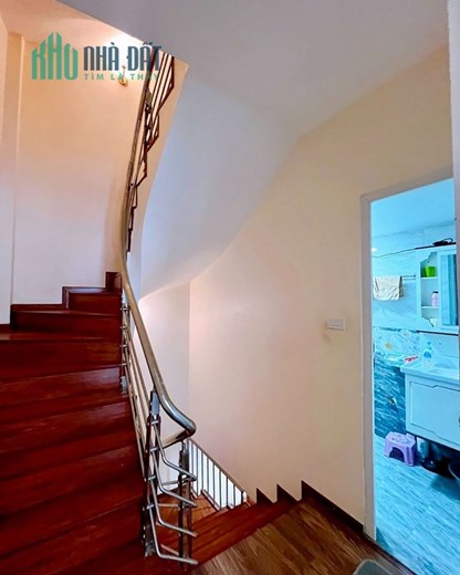 Nhà 5 tầng lô góc, full 90% nội thất, ngõ 634 Kim Giang, gần Linh Đàm, giá dưới 4 tỷ