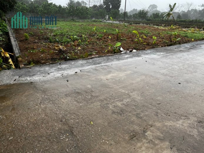 Giá chưa đến 3tr/m nằm giữa khu dân cư đường 6m khẩu hà nội .
Cấn bán nhanh lô đất nghỉ dưỡng 936m