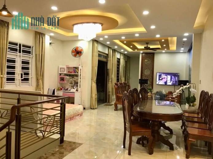 Bán Nhà Mặt Tiền Gò Dầu, Lô Góc Víp Tân Phú, 112m2, 3 Tầng, Dòng Tiền 35tr, Nhỉnh 17 Tỷ TL.