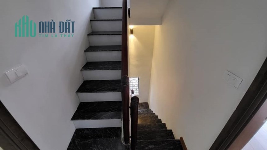 O9 26 28 5559  Bán nhà mặt phố Thái Thịnh DT 45m², 4 tâng, MT 4.4m, giá 18.5 tỷ Đống Đa