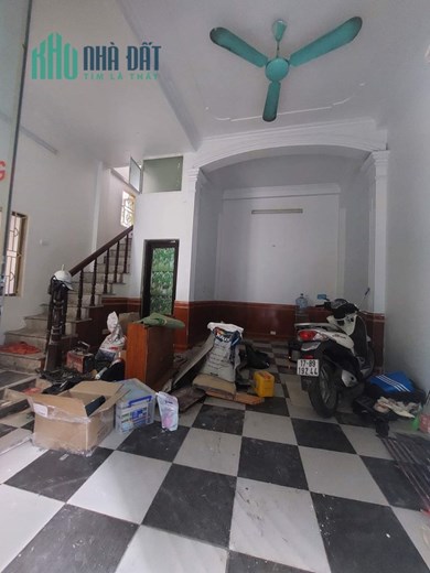 Bán nhà quan nhân ngõ thông tứ phía 3 gác đỗ cửa 30m 5 tầng 4.5 tỷ
