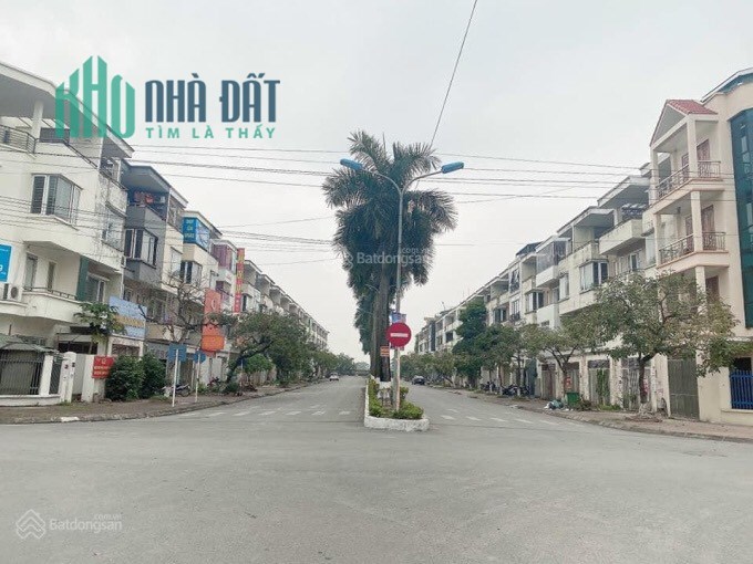 Bán nhanh hai căn LK Tân Tây Đô LK1 và LK 8 làm việc chính chủ giá cắt lỗ.
alo em ngay đi ạ