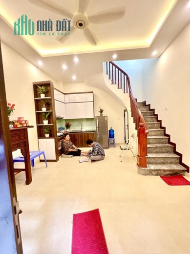 ĐÊ LA THÀNH -ĐỐNG ĐA- GẦN Ô TÔ - NHÀ ĐẸP 34m2 x 4 tầng-NHỈNH 4 tỷ