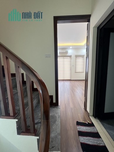 ĐÊ LA THÀNH -ĐỐNG ĐA- GẦN Ô TÔ - NHÀ ĐẸP 34m2 x 4 tầng-NHỈNH 4 tỷ