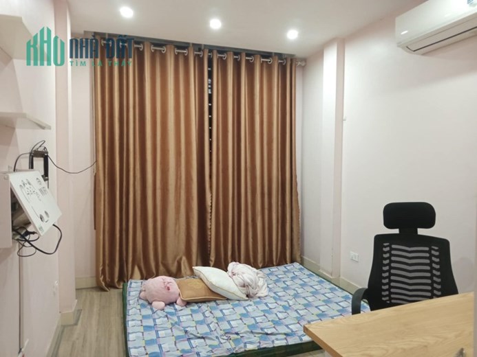BÁN NHÀ KIM GIANG ĐI BỘ RA THE MANOR 30M2 5 TẦNG 3.5 TỶ