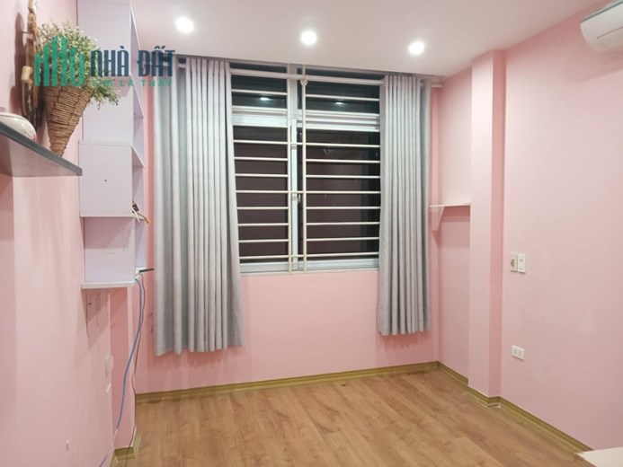 BÁN NHÀ KIM GIANG ĐI BỘ RA THE MANOR 30M2 5 TẦNG 3.5 TỶ
