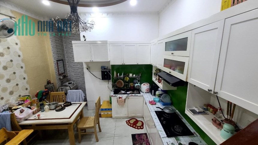 Ô TÔ NGỦ TRONG NHÀ SÁT VÁCH QUẬN 7 XÂY DỰNG 4 TẦNG - 51M2 (4.1mX12.5m) - CHỈ 5.6 TỶ