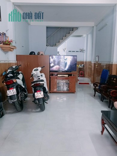 Định Cư Bán Gấp Căn Nhà HXH, 65m2,SHR Giá 5.5  Tỷ