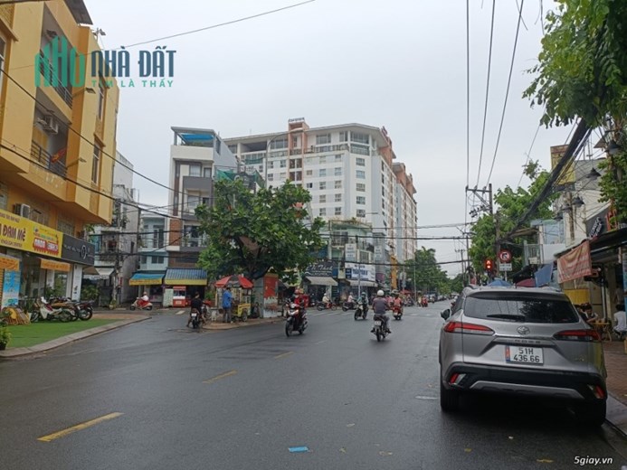 BÁN NHÀ PHẠM VĂN ĐỒNG CẦU GIẤY - KINH DOANH ĐỈNH - 52M2 GIÁ CHÀO 9.5 TỶ.