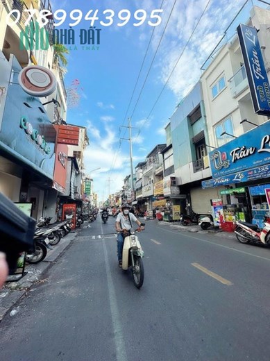 Nhà mặt tiền kinh doanh, Phường 4, Quận 3, 3 tầng, 2 PN, đang cho thuê 20tr giá 4 tỷ9