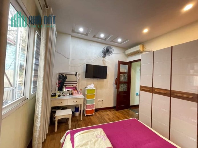 NGÕ THÔNG - HÀO NAM - ĐỐNG ĐA - 40M2 X 5 TẦNG - Mặt tiền 4M - 5PN - NHỈNH 5 TỶ