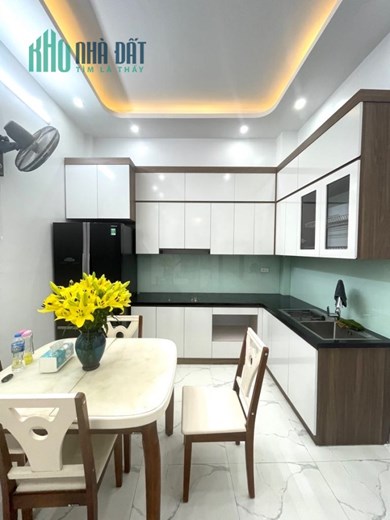 ĐỘC ! LÊ TRỌNG TẤN , FULL NỘI THẤT

31m x5 tầng, 5tỷ
