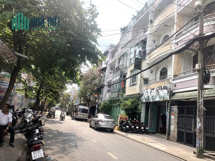 Nhà mặt tiền 4 Tầng Himlam Bình Chánh, Nội Thất rất đẹp, xe hơi ngủ trong nhà