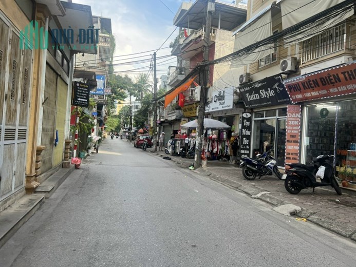 Chính chủ bán đất DT 200m2, MT 9m ngõ 466 Ngô Gia Tự, Đức Giang ,Long Biên