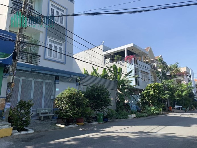 Nhà mặt tiền 1 Trệt rộng 96m2 Bình Hưng Bình Chánh, tiện xây mới hoặc đầu tư