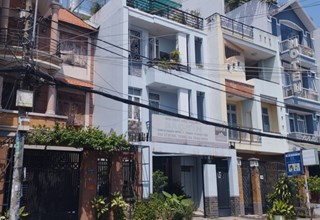 Nhà mặt tiền 4 Tầng, ngang bề thế 6m, để được 2 xe hơi trong nhà, kdc Bình Hưng Bình Chánh