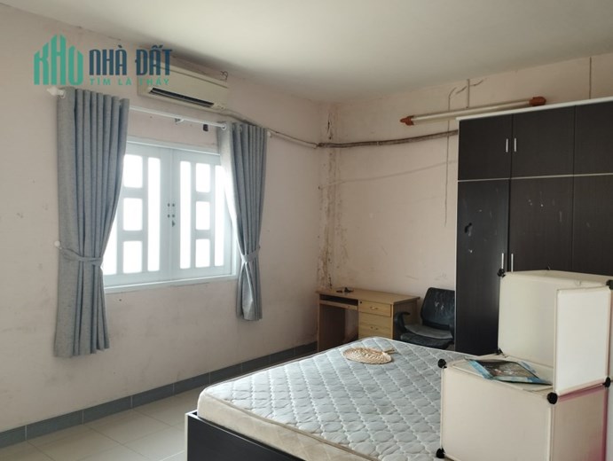 Nhà mặt tiền 4 Tầng, ngang bề thế 6m, để được 2 xe hơi trong nhà, kdc Bình Hưng Bình Chánh