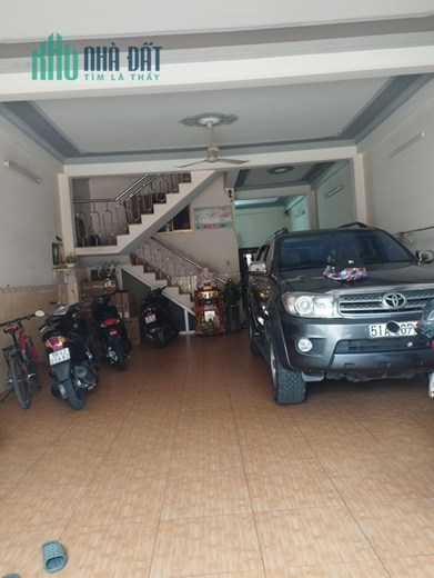 Nhà mặt tiền 4 Tầng, ngang bề thế 6m, để được 2 xe hơi trong nhà, kdc Bình Hưng Bình Chánh