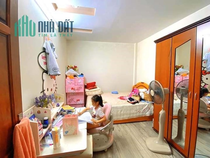 Bán Nhà Phố Pháo Đài Láng 44m2 x 5 tầng, 4 phòng ngủ đầy đủ công năng, nội thất sang trọng, gần Phố