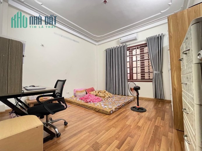 Bán nhà Khương Đình 45m x 4 tầng, mt: 4.2m.Giá chào: 5.05 tỷ, ngõ thông, nhà đẹp ở luôn