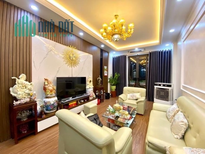 Bán Nhà Nguyễn Sơn , Long Biên 75M x 5T , Thang Máy , Ô Tô Vào Nhà . Giá 10.9 Tỷ