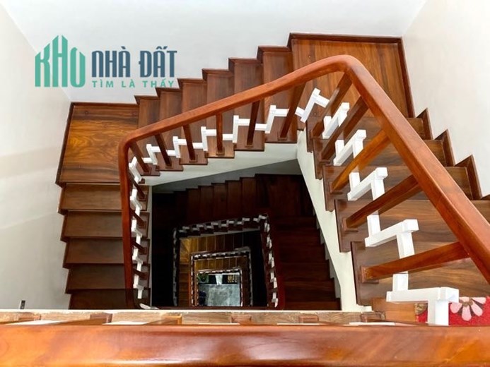Bán Nhà Nguyễn Sơn , Long Biên 75M x 5T , Thang Máy , Ô Tô Vào Nhà . Giá 10.9 Tỷ