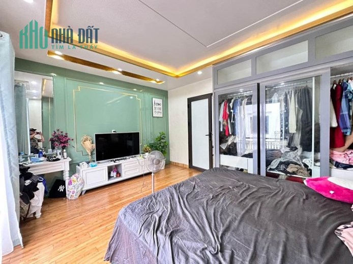 Bán nhà LẠC LONG QUÂN- kinh doanh-văn phòng  74m 6 tầng 14.2 tỷ