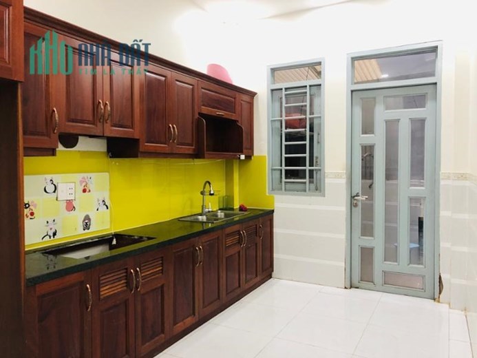 Bán nhà đường Phan Văn Trị Bình Thạnh, sát MT Phạm Văn Đồng, DT 145M, 4T, Gần Siêu Thị Emart, Giá