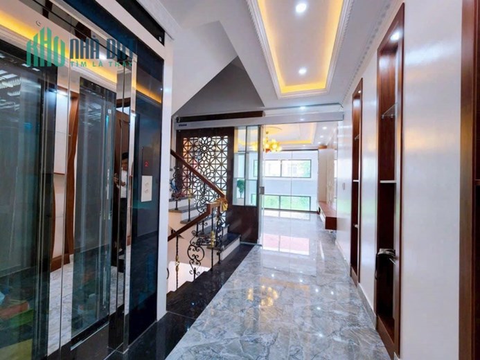 Bán nhà Xuân  la–thang máy- kinh doanh- oto tránh –75m 14.3 TỶ
