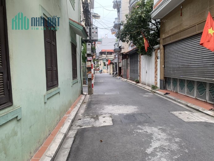 Bán Nhà Nguyễn Văn Cừ , Long Biên 72M x 4T , Nội Thất Đẹp , Ô Tô  . Giá 9.1Tỷ