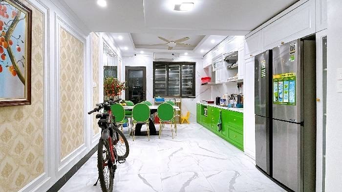 Bán Nhà Nguyễn Văn Cừ , Long Biên 72M x 4T , Nội Thất Đẹp , Ô Tô  . Giá 9.1Tỷ