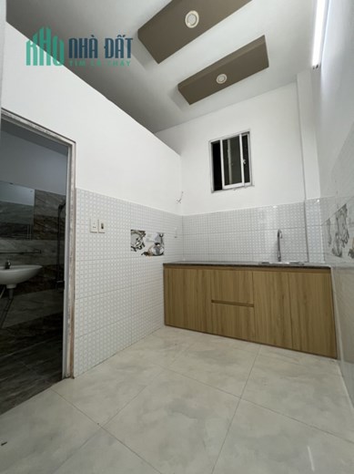 ♪ Nhà Hoàng Diệu gần Chợ Mới cách đường 50m, 30m2, 2 tầng, 1.6x tỷ