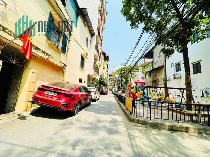 Ban Nhà Ngõ 90 Phố Hoa Bằng 59m2 x 3 tầng,  phân lô ô tô đỗ cửa vào nhà, Khách đầu tư xây 6-7 tầng