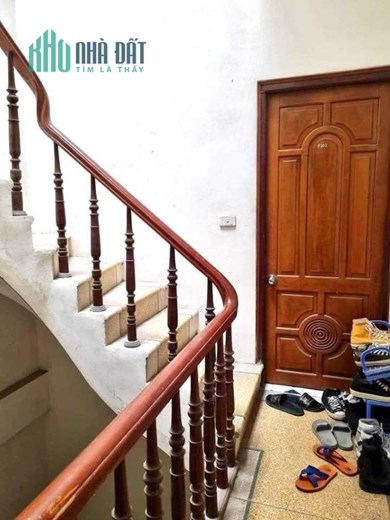 Bán Nhà Phố Dịch Vọng 82m2 x 4 tầng, 7 phòng khép kín, khách mua về sửa lại để ở hoặc cho thuê thì
