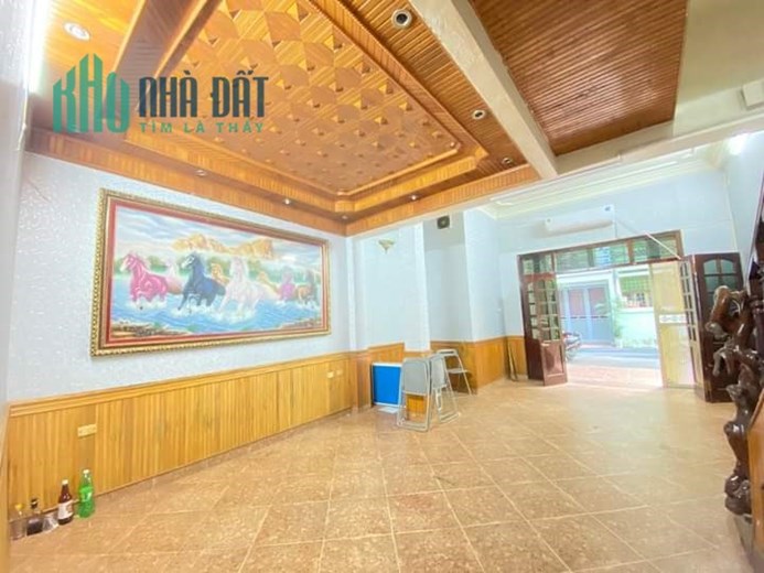 Bán Nhà Ngõ 106 Hoàng Quốc Việt 57m2 x 5 tầng 4 phòng ngủ, gara ô tô, trước nhà có sân rộng đỗ xe