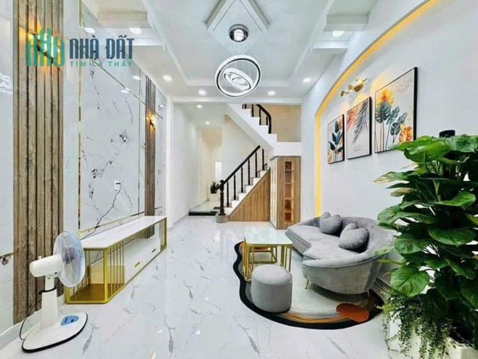 Cần tiền trữ hàng TẾT bán nhà 4 tỷ giảm còn 3.5 tỷ Trường Chinh DT 68.2m2, Quận 12.
