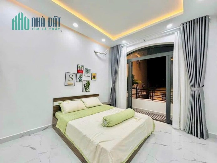 Cần tiền trữ hàng TẾT bán nhà 4 tỷ giảm còn 3.5 tỷ Trường Chinh DT 68.2m2, Quận 12.