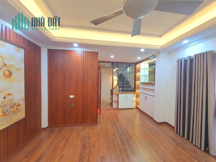 Bán nhà Khương Đình 32m x 6 tầng thang máy, sau 1 nhà ra phố, sổ đẹp miễn bàn