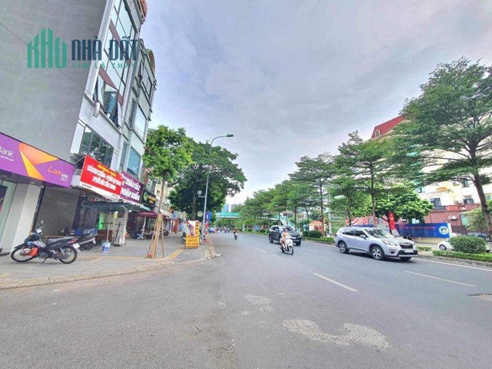 BÁN GẤP NHÀ PHÂN LÔ VIP TRUNG KÍNH Ô TÔ CÓ 102 DT 32M2 X 3T ĐẸP Ở LUÔN CHỈ 5,88 TỶ