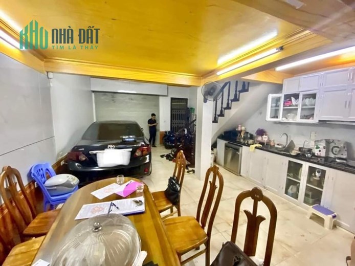 Bán Nhà Phố Đường Láng Quận Đống Đa. 44m Mặt Tiền 5.5m Nhỉnh 10 Tỷ. Cam Kết Ảnh Thật Mô Tả Chính