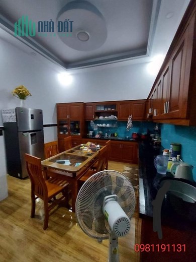 Nhà HXH sát huỳnh tấn phát . Q7.250m2 Ngang 10 x 25- Chỉ : 9.5 tỷ còn TL