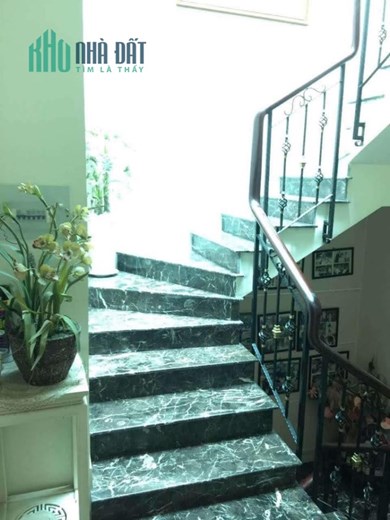 Bán nhà biệt thự Đoàn Như Hài - Cách Tôn Đức Thắng, Q1 chỉ 400m, 7.8x14m, 3 Tầng, 15 tỷ