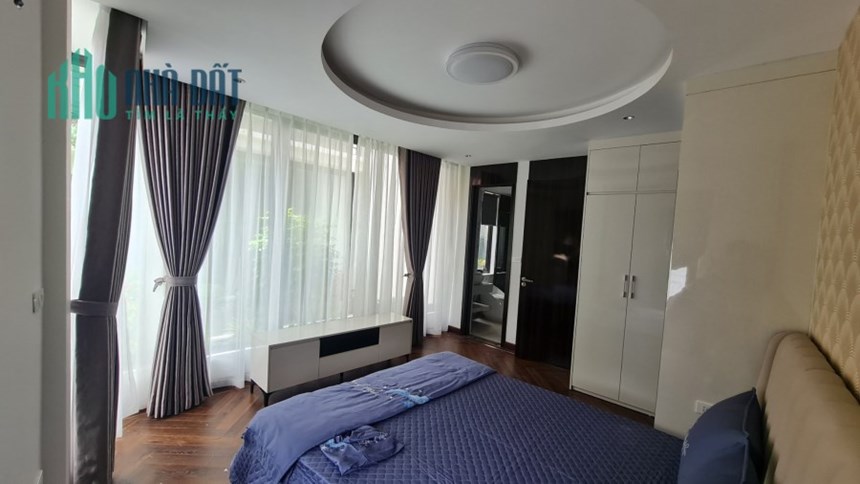 Bán nhà mới gần phố Ngọc Thuỵ, Dt 32m, nhà 5 tầng, giá nhỉnh 4 tỷ.