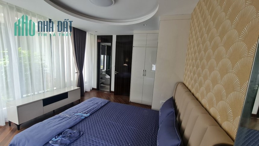 Bán nhà mới gần phố Ngọc Thuỵ, Dt 32m, nhà 5 tầng, giá nhỉnh 4 tỷ.