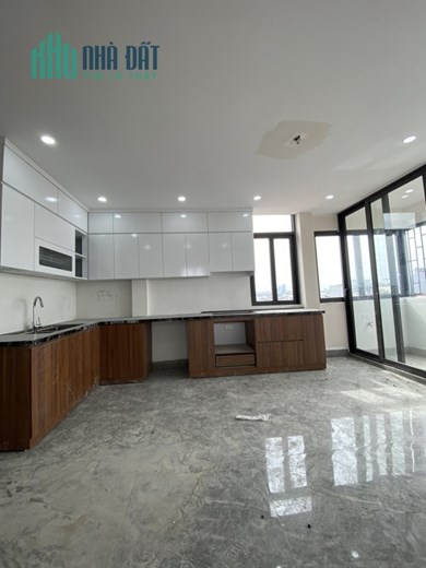 Bán nhà khu lõi, 5 tầng Ngọc Thuỵ, Dt 45m, nhà 6 tầng, MT 6,5m, giá hơn 7 tỷ.