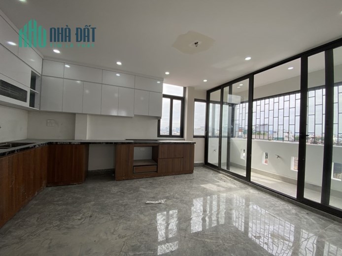 Bán nhà khu lõi, 5 tầng Ngọc Thuỵ, Dt 45m, nhà 6 tầng, MT 6,5m, giá hơn 7 tỷ.