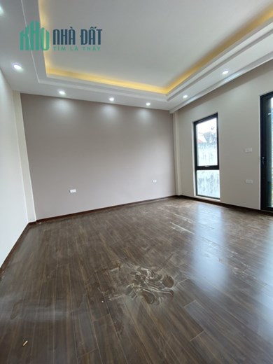 Bán nhà khu lõi, 5 tầng Ngọc Thuỵ, Dt 45m, nhà 6 tầng, MT 6,5m, giá hơn 7 tỷ.