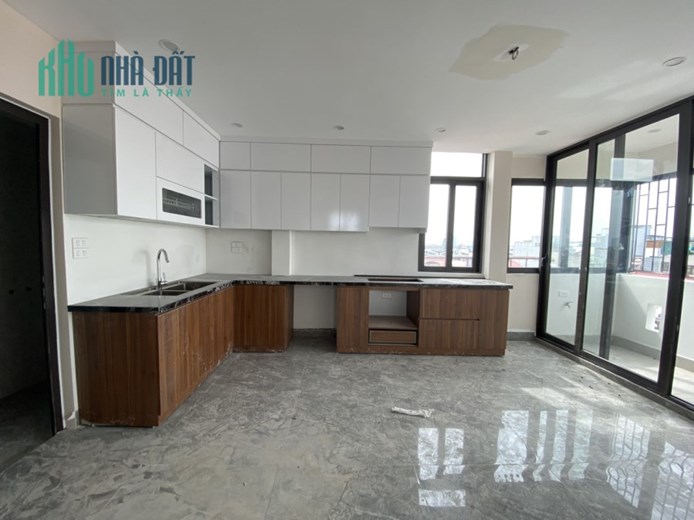 Bán nhà khu lõi, 5 tầng Ngọc Thuỵ, Dt 45m, nhà 6 tầng, MT 6,5m, giá hơn 7 tỷ.