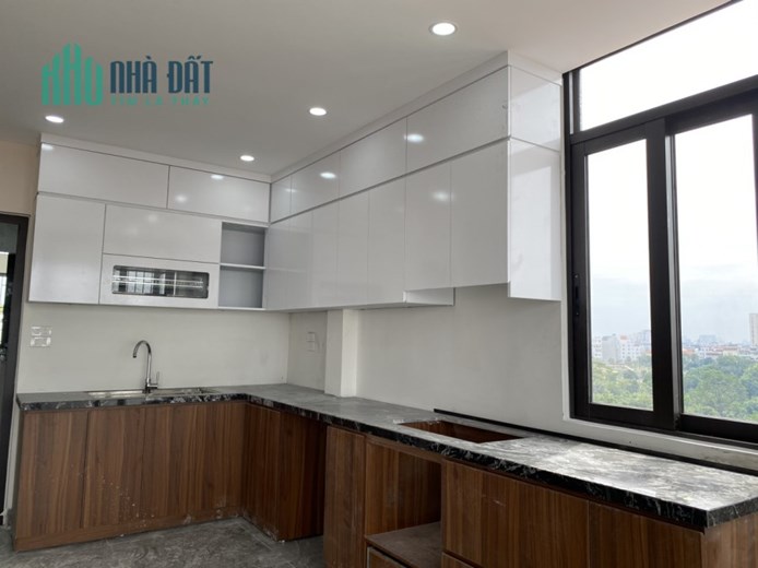 Bán nhà khu lõi, 5 tầng Ngọc Thuỵ, Dt 45m, nhà 6 tầng, MT 6,5m, giá hơn 7 tỷ.